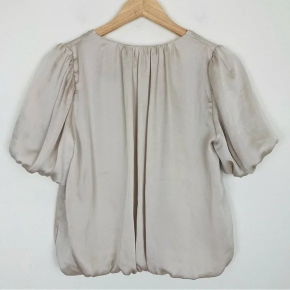 ASTR NWT feminine bubble hem & sleeve top IN champagne color. Small - Picture 4 of 6
